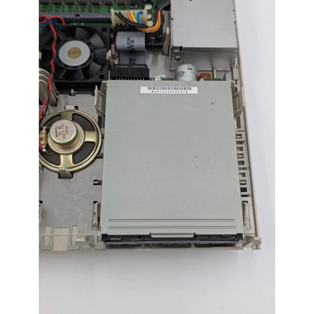 Vintage 1993 Apple Macintosh Performa 466 Computer Model M1254 Untested As-Is